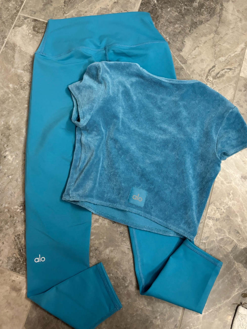 alo yoga matching set